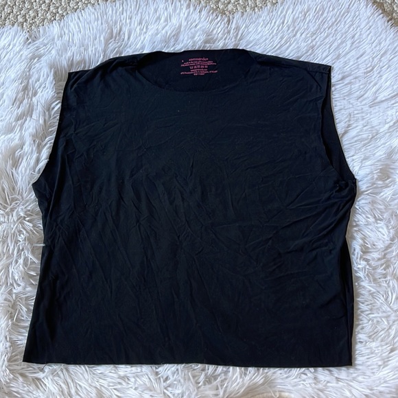 Commando Butter Cropped Muscle Tee - Picture 3 of 5